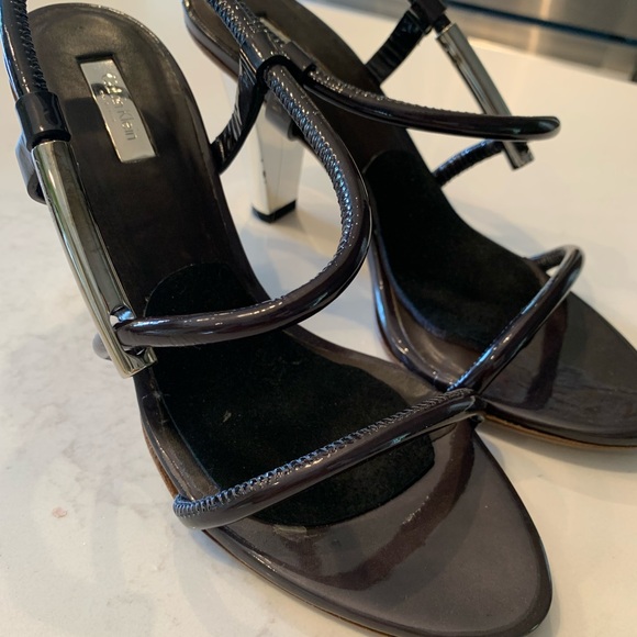 Calvin Klein Collection black patent leather 2.75 heel sandal. Size 37 (7) - Picture 6 of 9